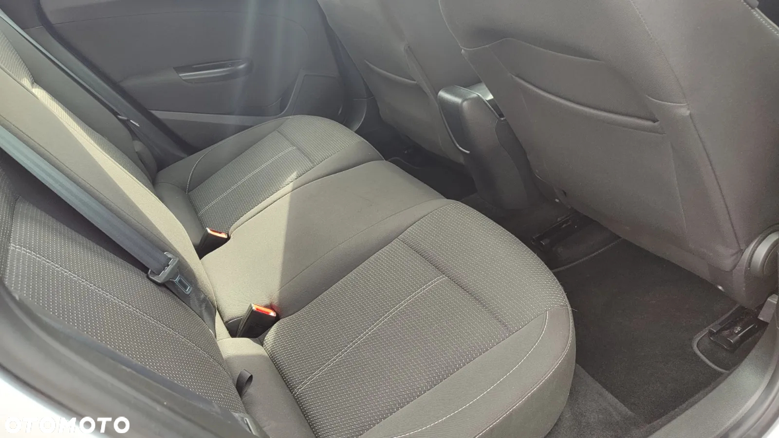 Opel Astra 1.4 Turbo Design Edition - 17