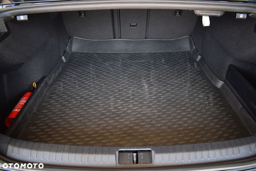Volkswagen Passat - 27