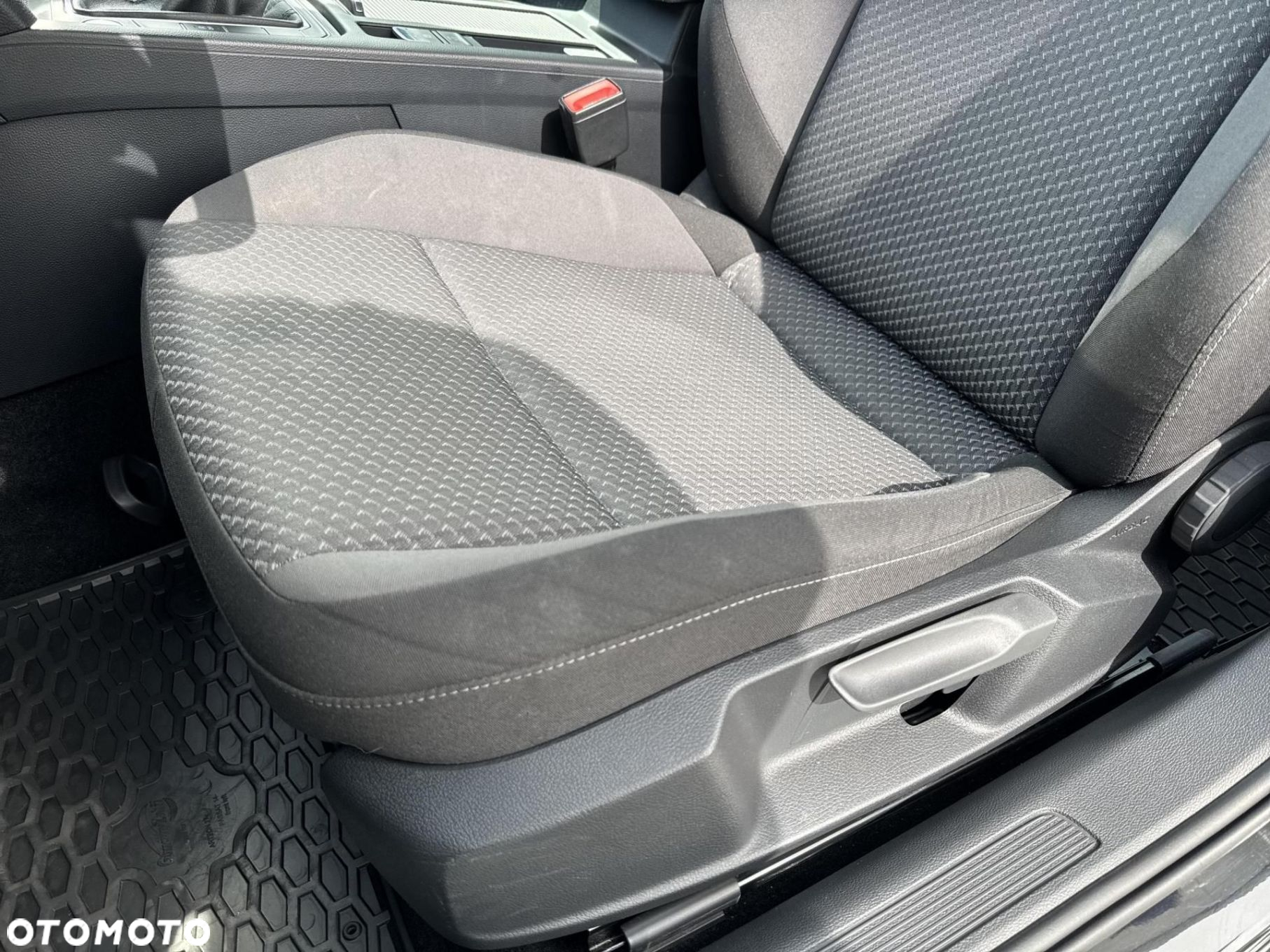 Volkswagen Passat - 13