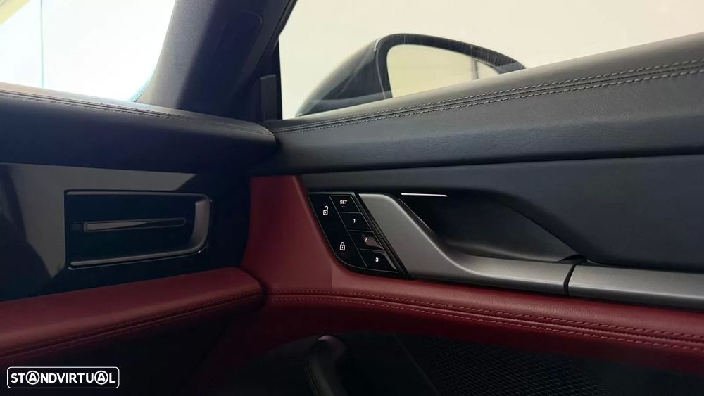 Porsche Taycan 4S - 21