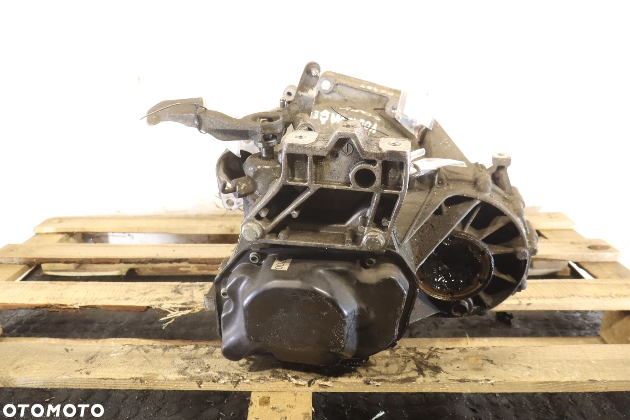 SKRZYNIA BIEGÓW 5 BIEGOWA VOLKSWAGEN GOLF V 1.6 FVH - 2