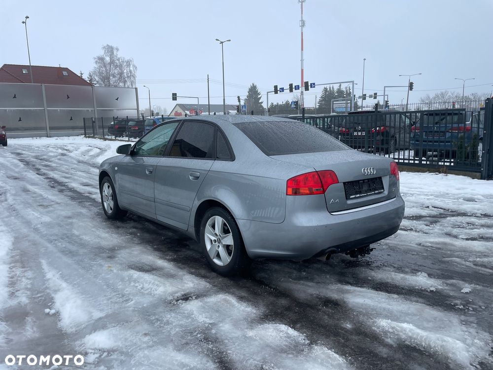 Audi A4 Limousine - 6