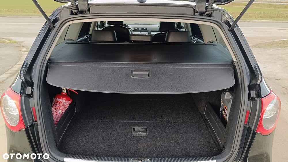 Volkswagen Passat 2.0 TDI Highline - 30