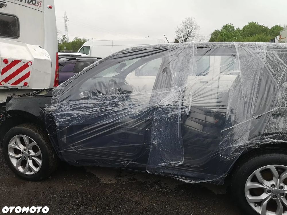 Land Rover Discovery Sport TD4 HSE Luxury - 31