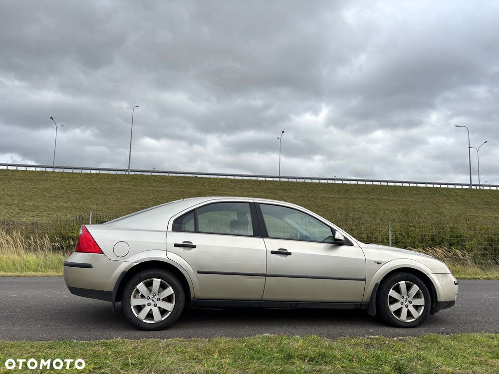 Ford Mondeo 2.0 TDCi Ambiente - 2