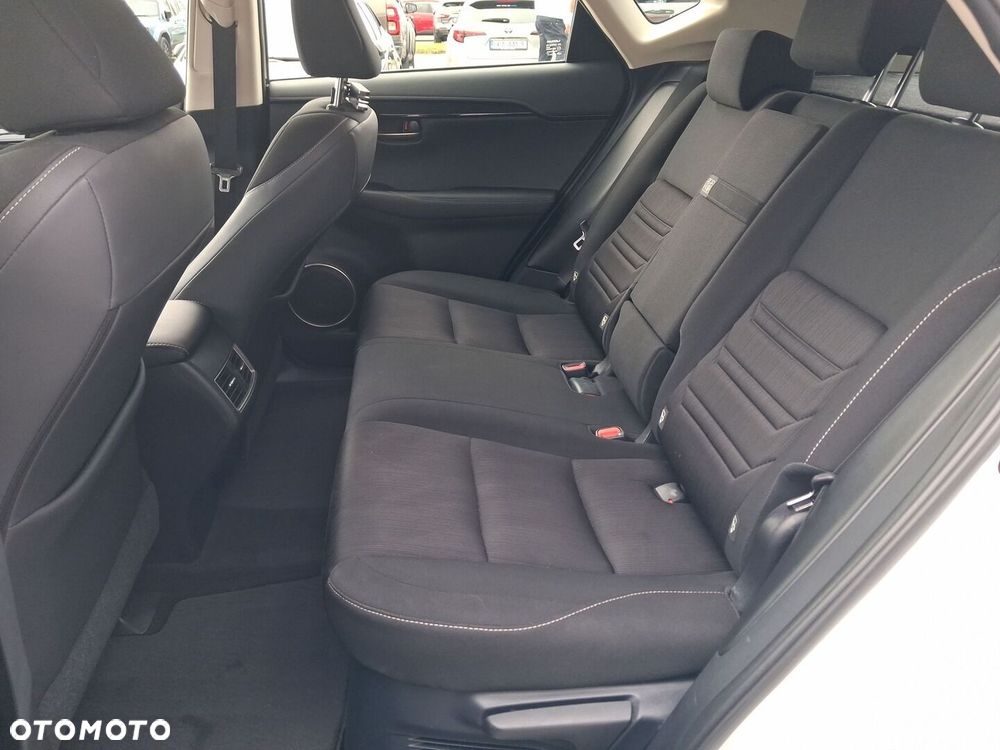 Lexus NX 300h Business Edition AWD - 11