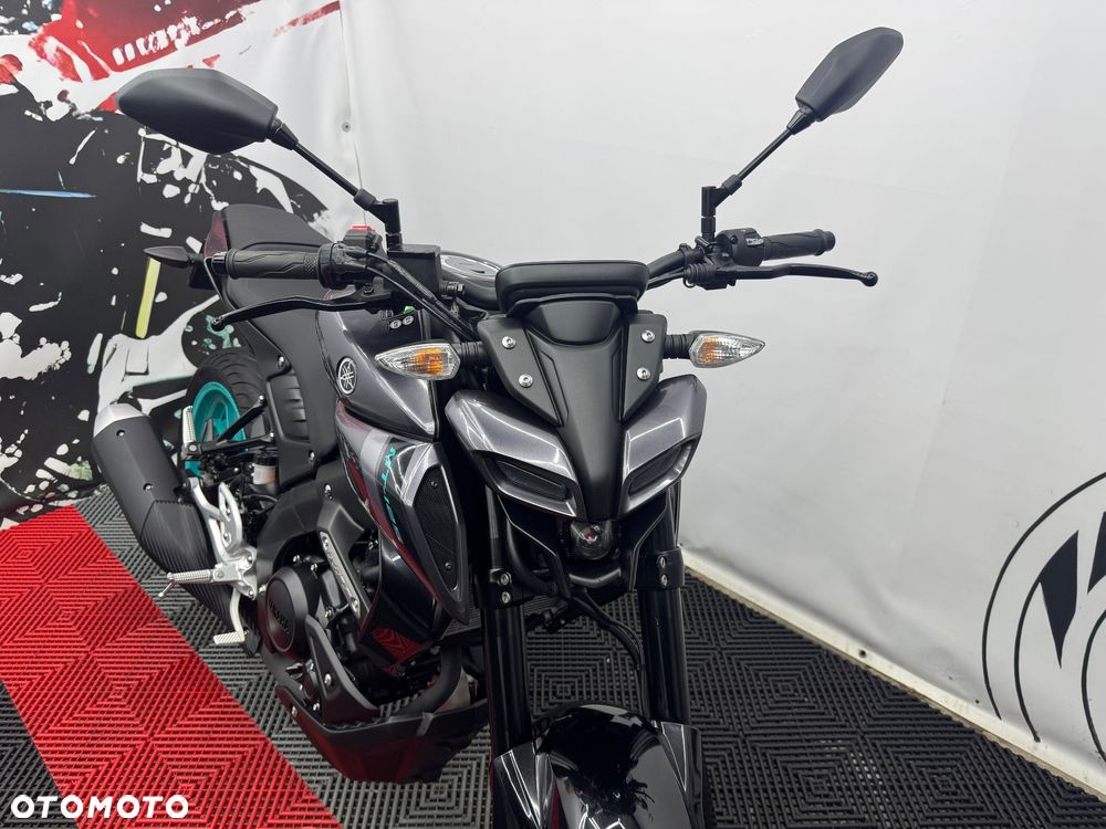 Yamaha MT - 33