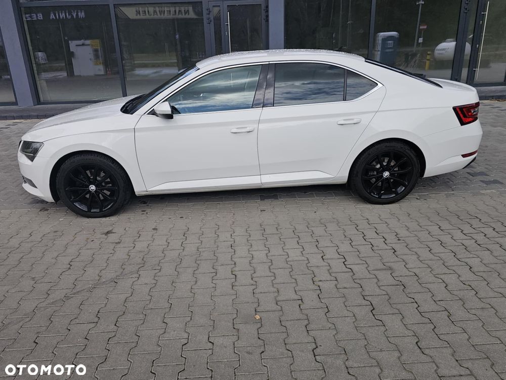 Skoda Superb 2.0 TDI 4x4 Ambition DSG - 4