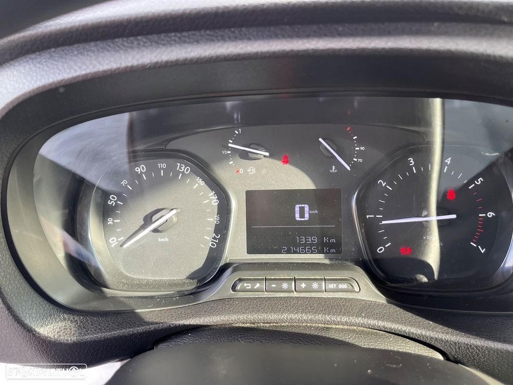 Citroën Spacetourer 1.5 BlueHDi M Feel - 26