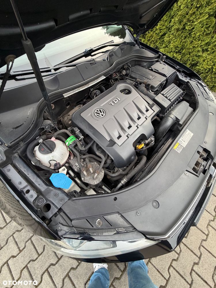 Volkswagen Passat 2.0 TDI Highline R-Style DSG - 18