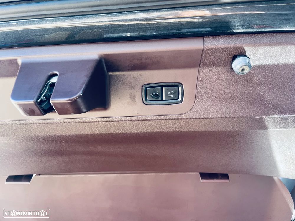 Porsche Panamera 4 E-Hybrid Platinum Edition - 14