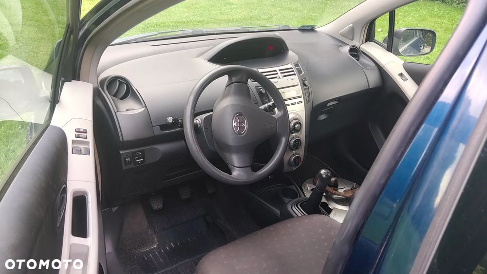 Toyota Yaris 1.0 Luna A/C - 1