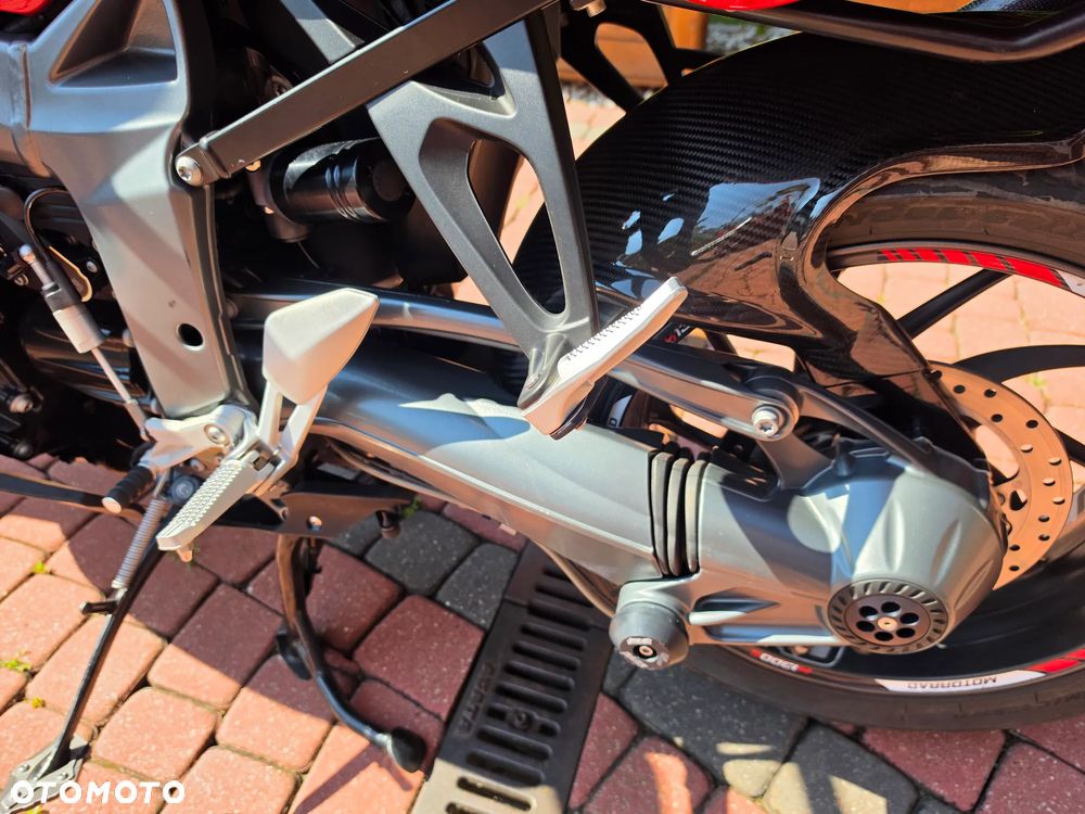 BMW K - 9