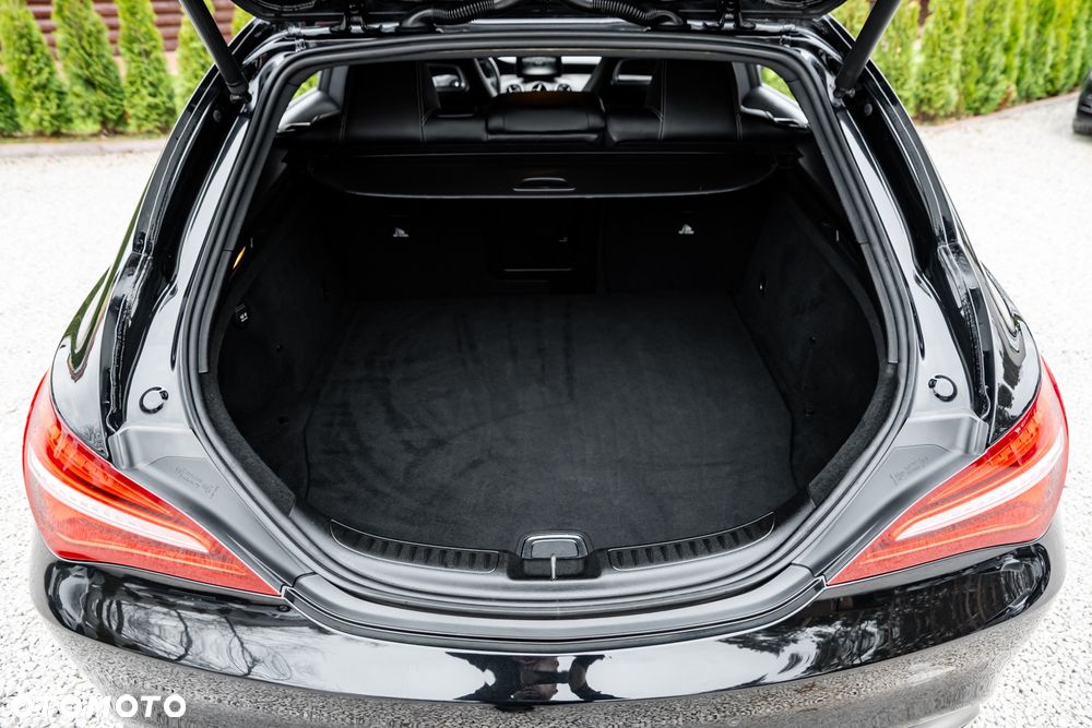 Mercedes-Benz CLA 250 4Matic 7G-DCT Sport - 21