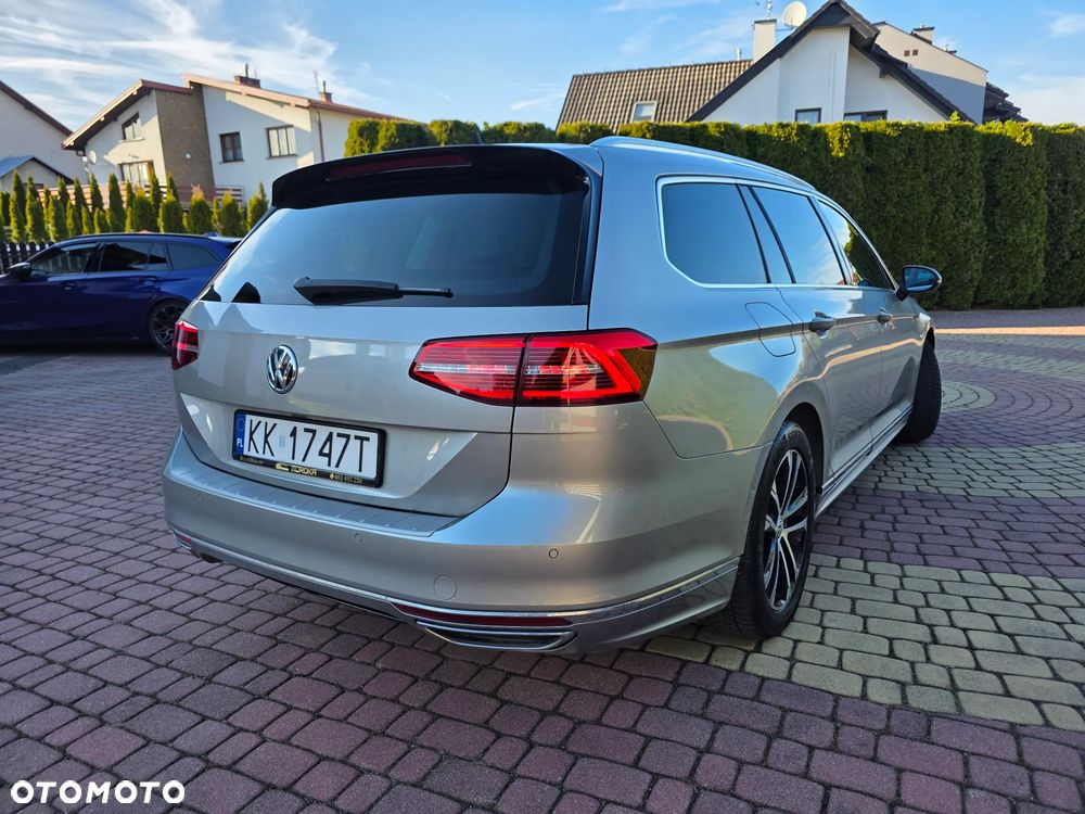 Volkswagen Passat - 11