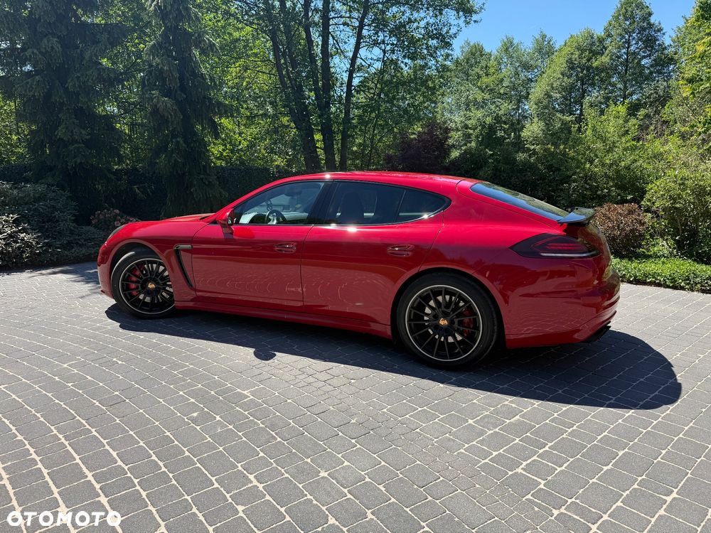 Porsche Panamera - 4