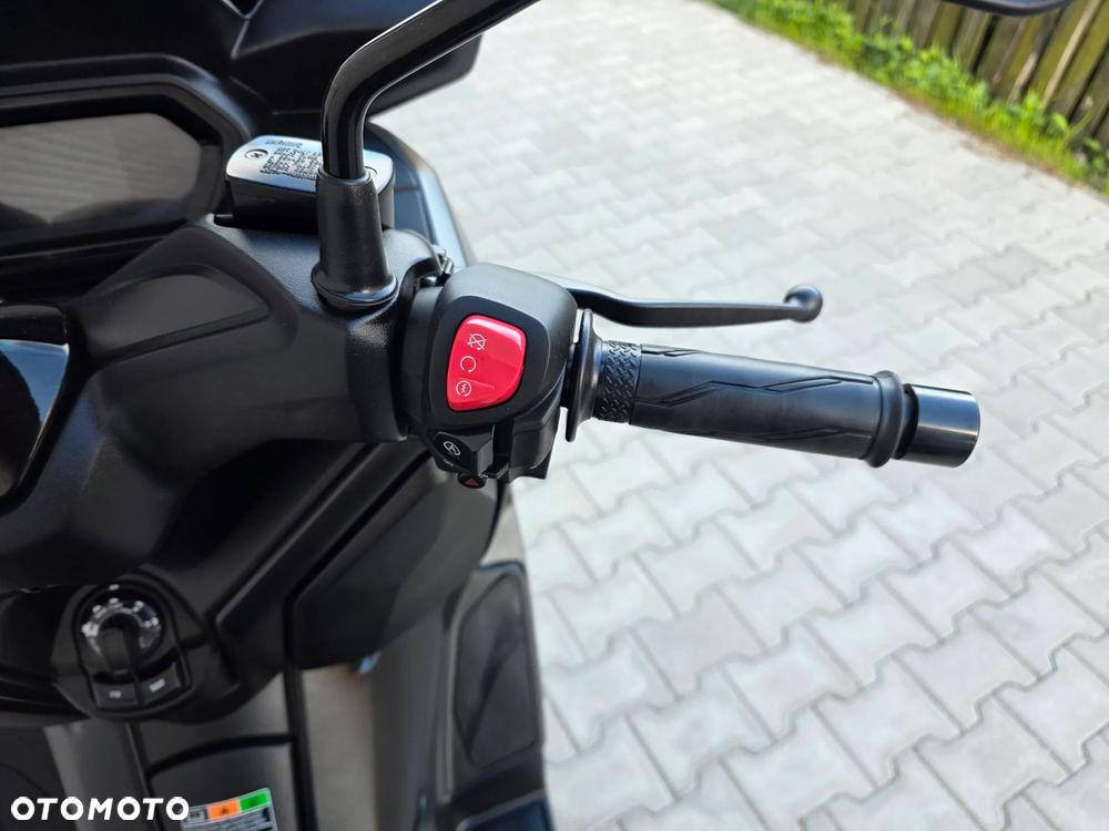 Yamaha X-max - 14