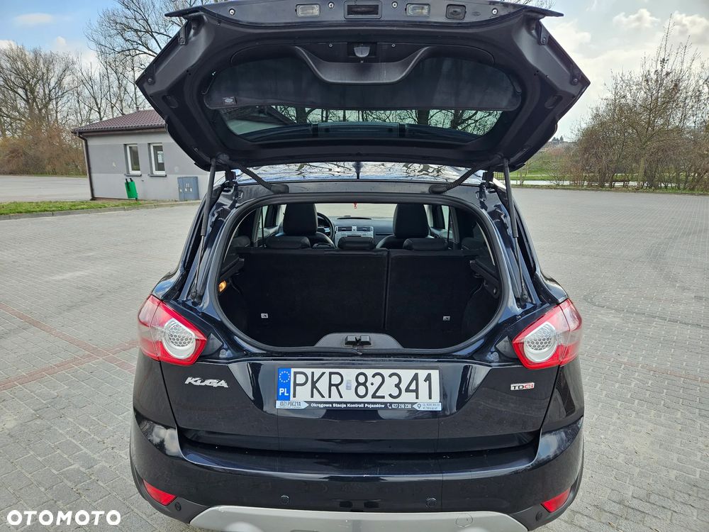 Ford Kuga 2.0 TDCi 2x4 Titanium - 16