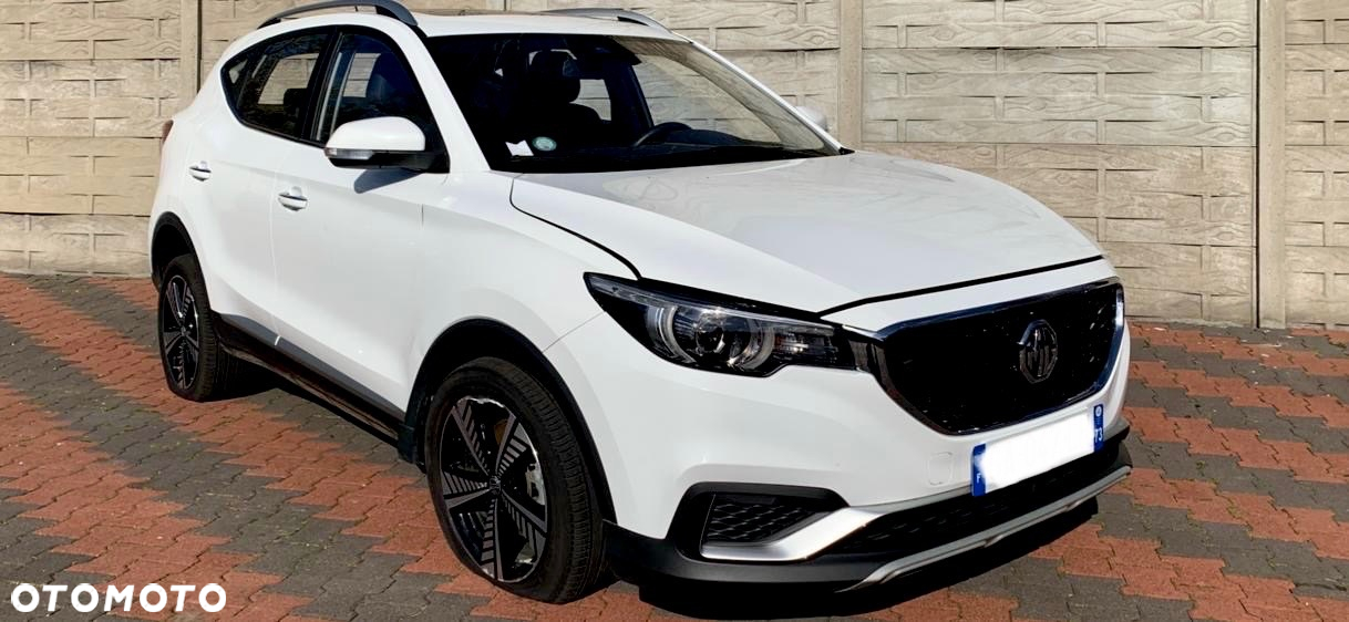 MG ZS EV Luxury - 2