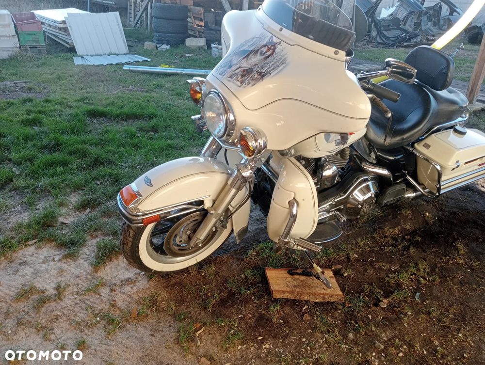 Harley-Davidson FLHT Electra Glide Standard - 20