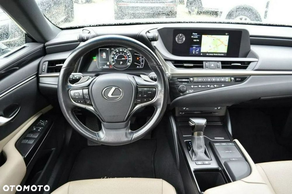 Lexus ES 300h Business Edition + - 24