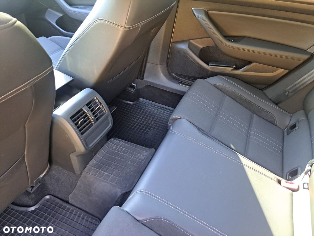 Volkswagen Passat Alltrack - 25