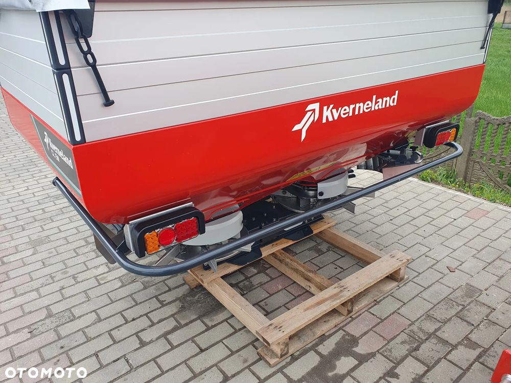 Kverneland Rozsiewacz z wagą Exacta CL EW 2000 L, komputer , antena - 4