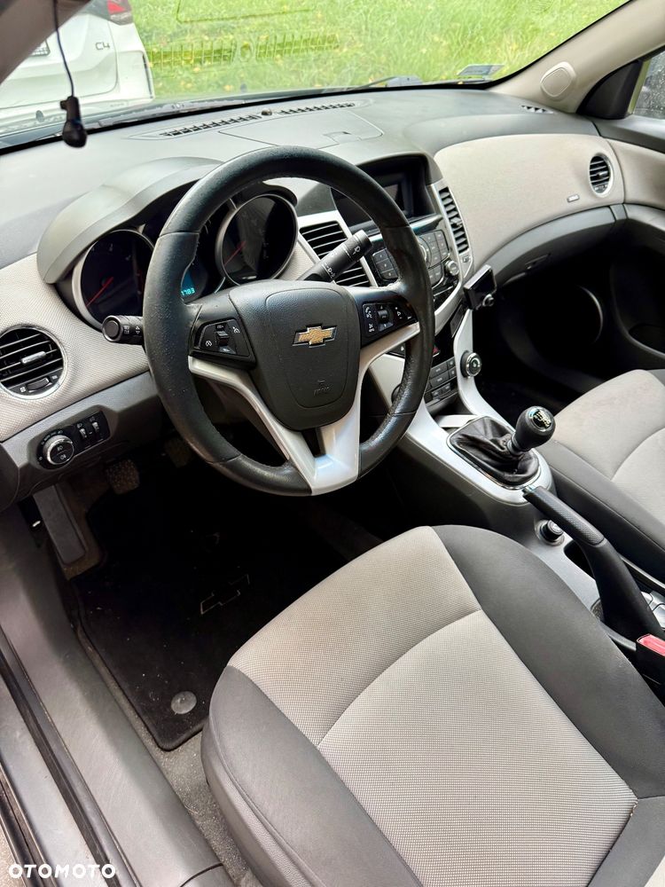 Chevrolet Cruze 1.6 - 11