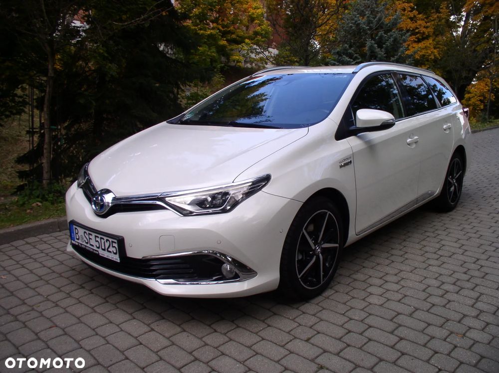 Toyota Auris 1.8 VVT-i Hybrid Automatik Touring Sports Executive - 2