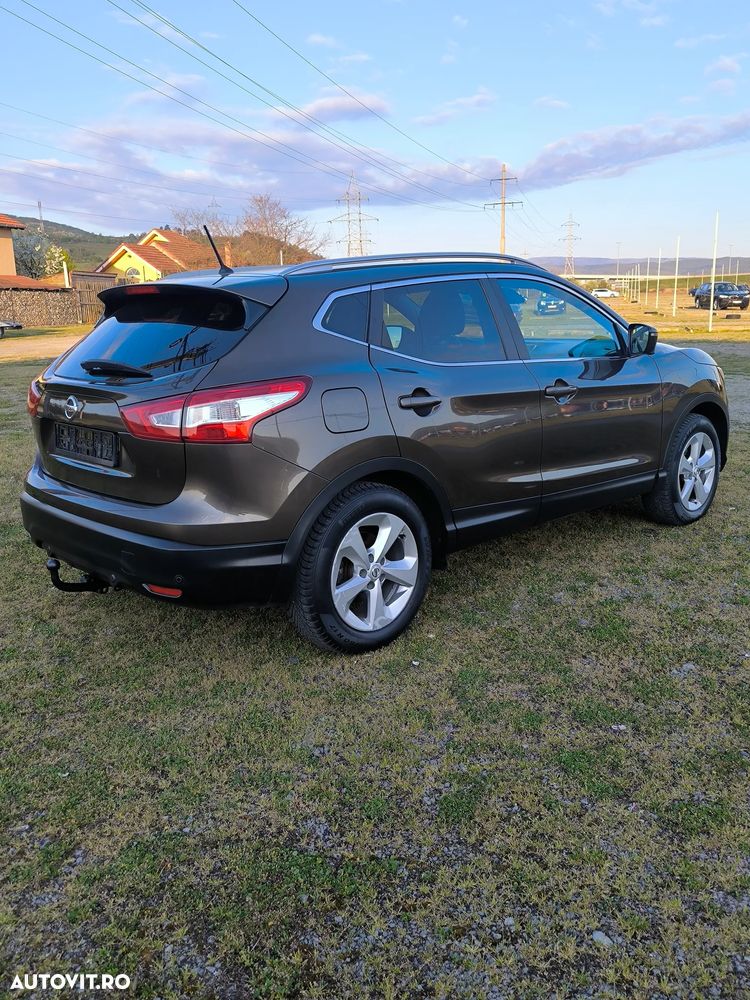 Nissan Qashqai 1.6 DCI Xtronic TEKNA - 4
