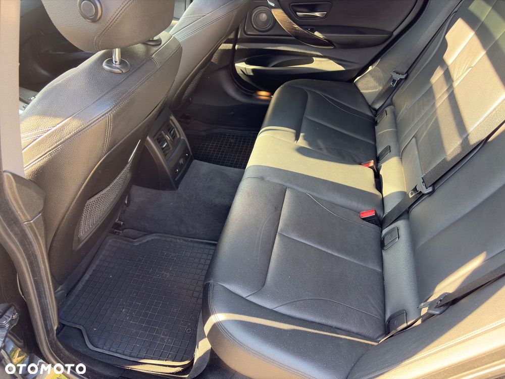 BMW 3GT 320d xDrive Luxury Line - 25