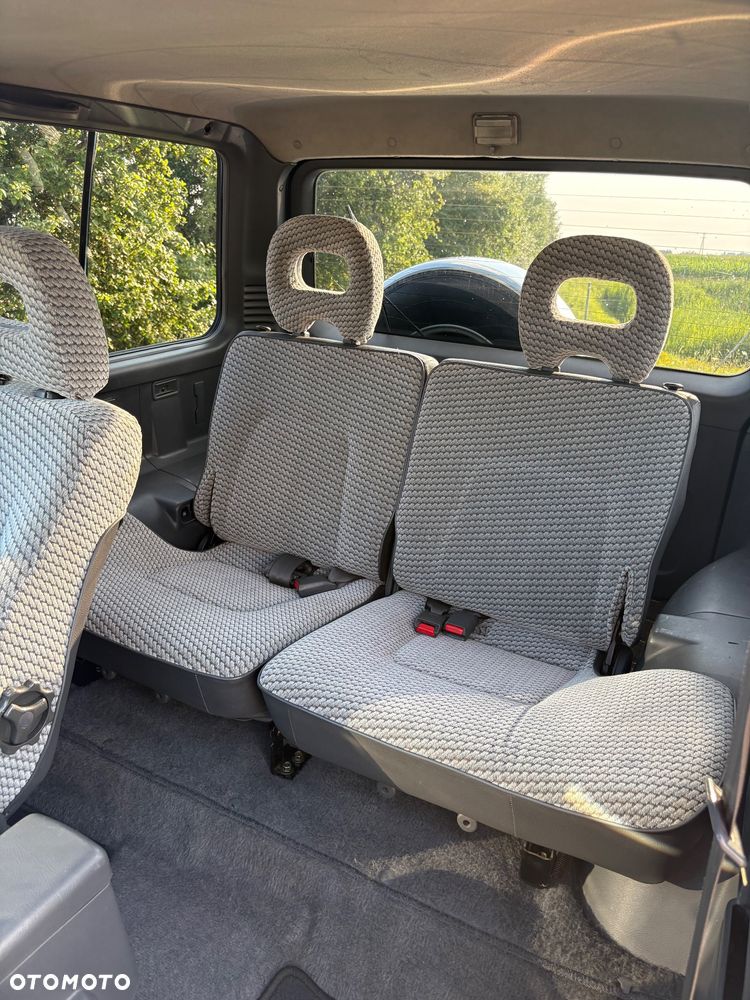 Mitsubishi Pajero - 26