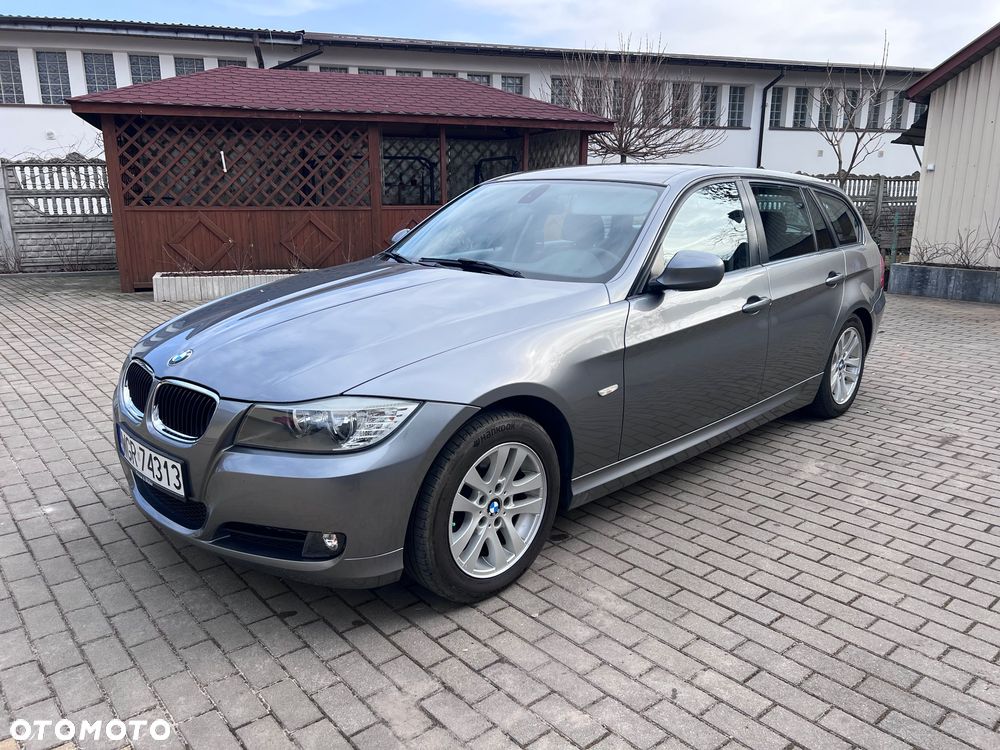 BMW Seria 3 318i Edition Exclusive - 1