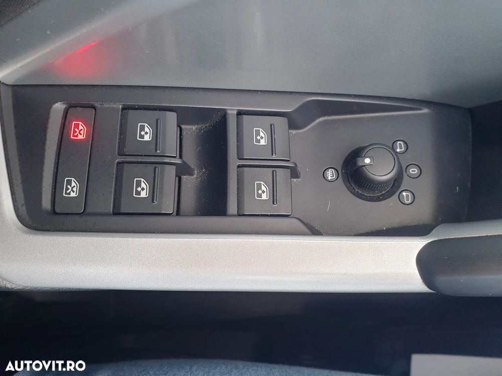 Audi Q3 Sportback 2.0 35 TDI quattro S tronic S Line - 36