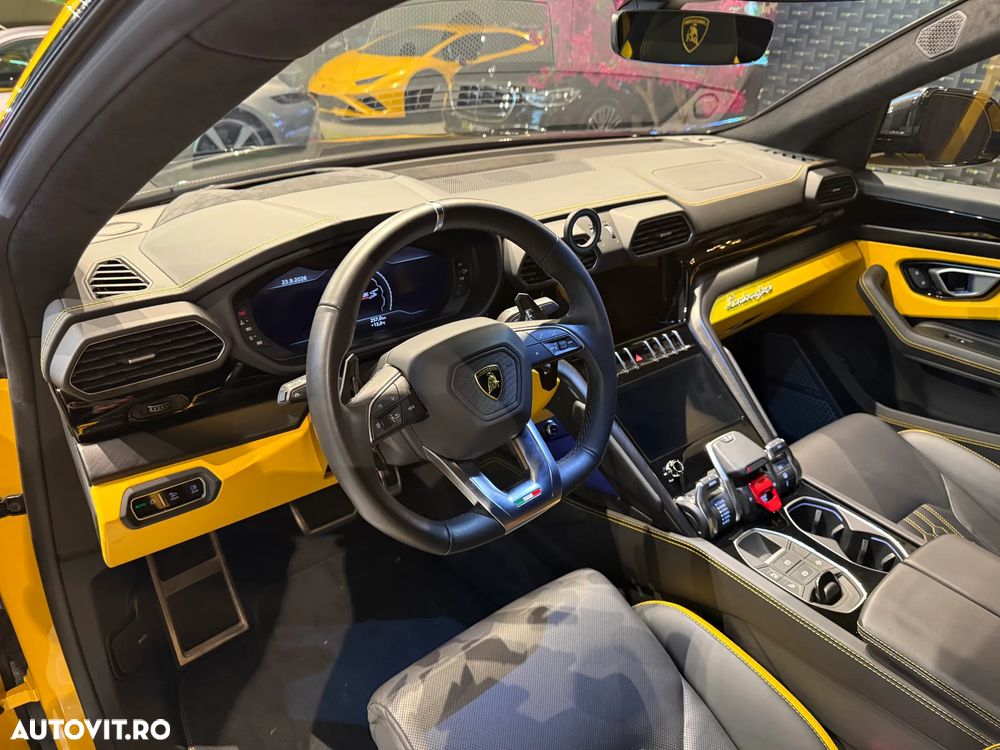 Lamborghini URUS - 25