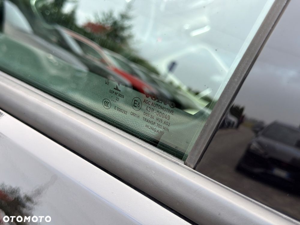 Volvo XC 40 B3 B DKG Plus Bright - 4