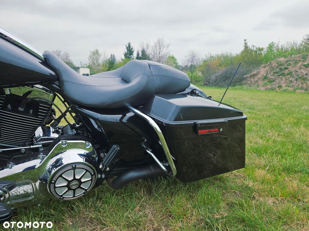 Harley-Davidson Touring Street Glide - 4