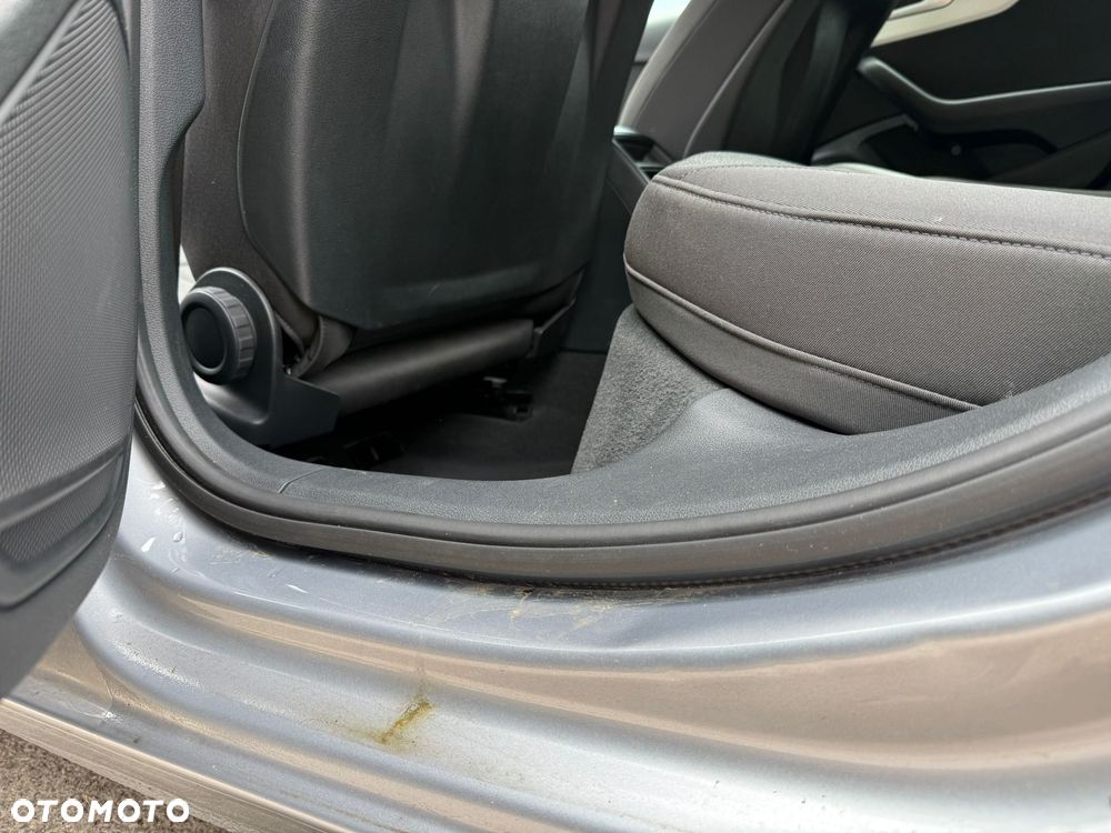 Audi A4 Avant 35 TFSI mHEV S tronic - 12