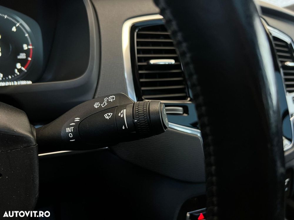 Volvo XC 90 - 35