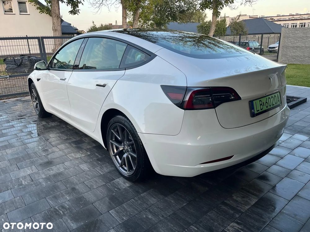 Tesla Model 3 Standard Reichweite Plus Hinterradantrieb - 11