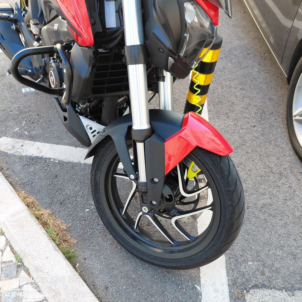 Bajaj Dominar - 4