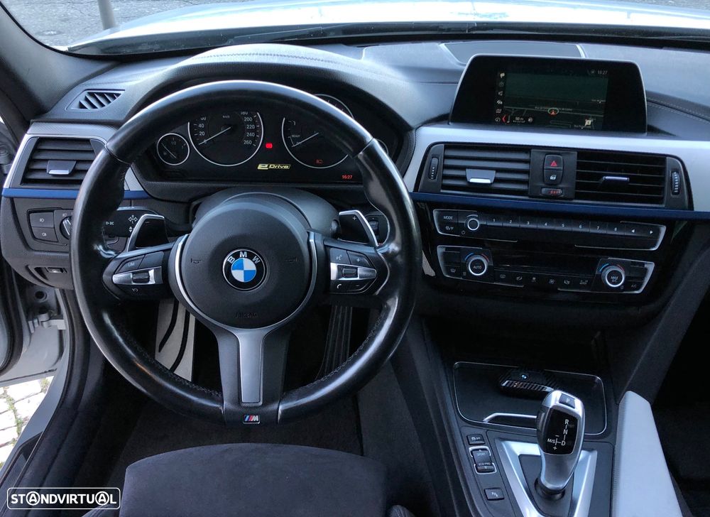 BMW 330 e iPerformance Pack M - 25