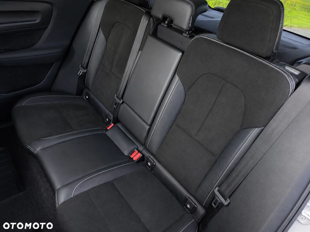 Volvo XC 40 B4 B R-Design - 26