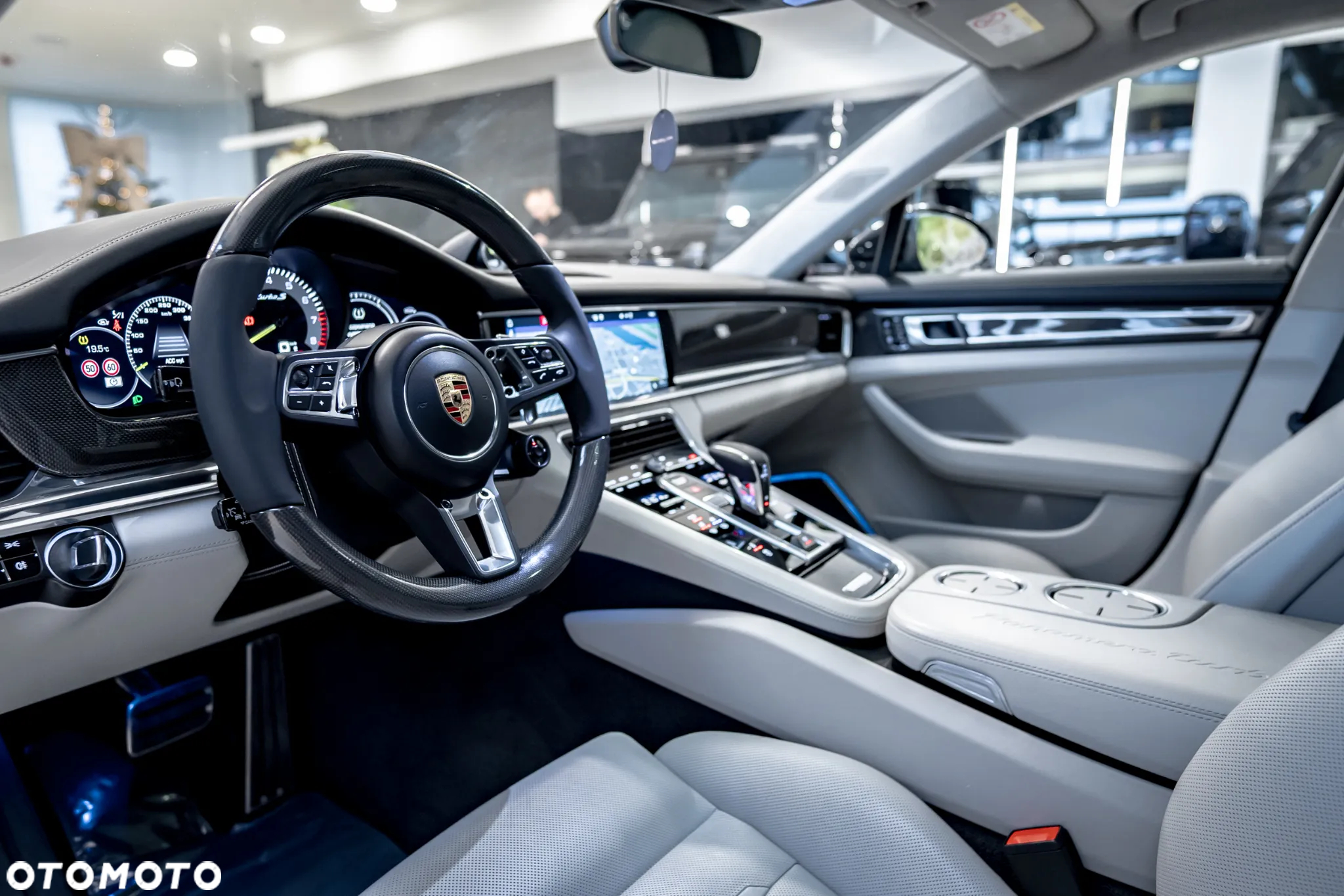 Porsche Panamera - 25