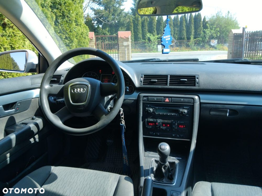 Audi A4 Limousine - 5