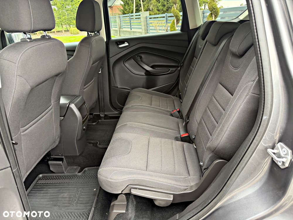 Ford Kuga 2.0 TDCi 2x4 Trend - 24