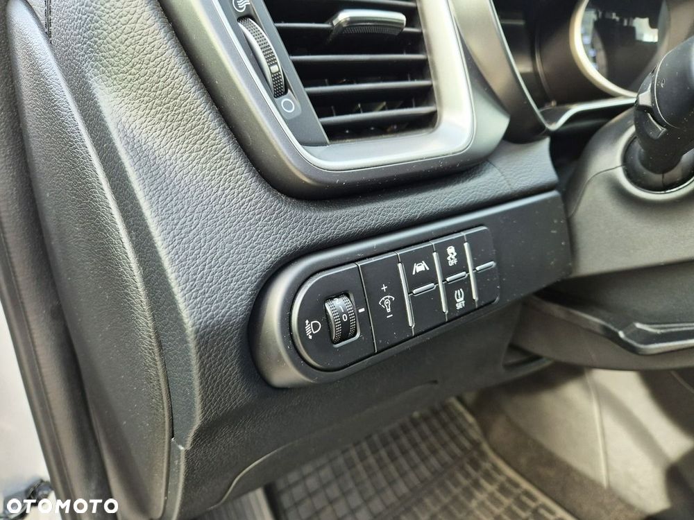 Kia Ceed 1.5 T-GDI M DCT - 13
