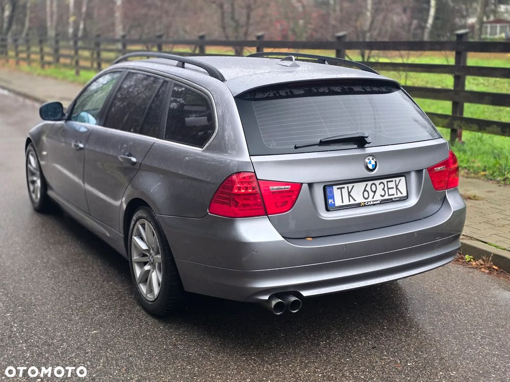 BMW Seria 3 330i xDrive Edition Sport - 16