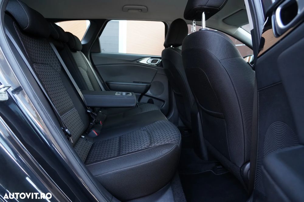 Kia Ceed 1.6 CRDi 136 DCT ISG Spirit - 10