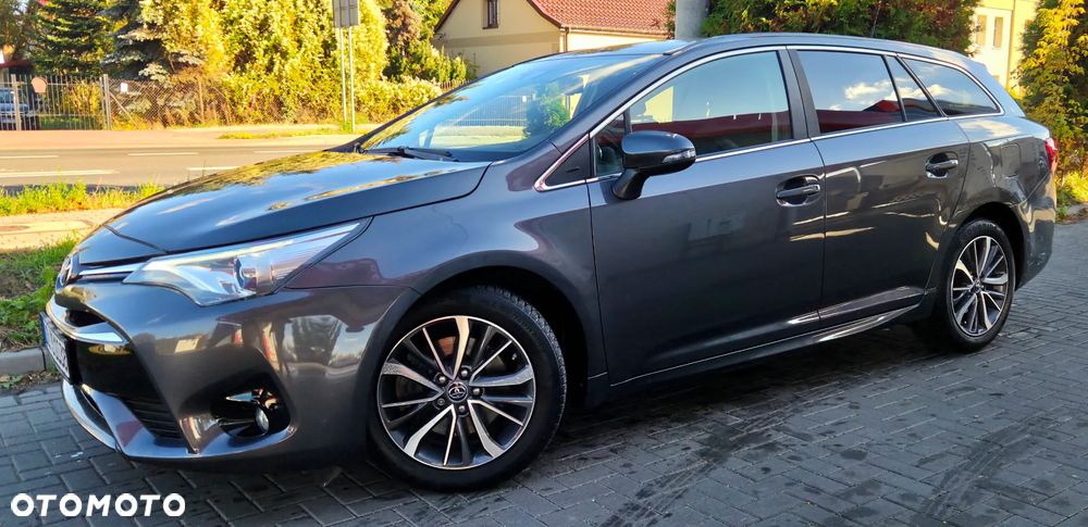 Toyota Avensis 2015 photo 4